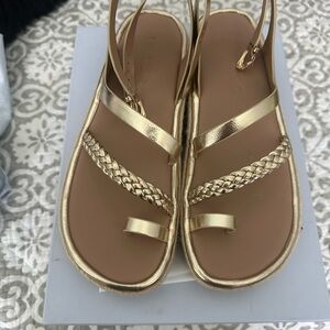 AEROSOLES Gold Casual Sandals with Textured Footbed New size 9